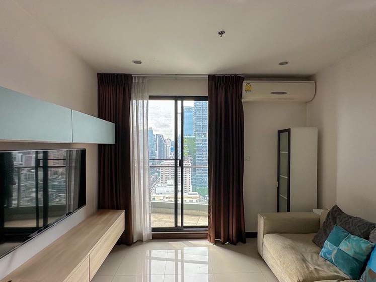 Condominium for rent in Near United Nations